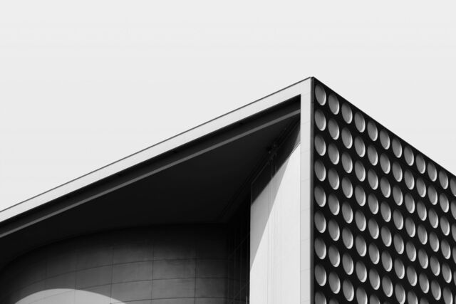 Bignon Lebray conseille le fondateur de Oliver’Store (Stores-Discount.com) dans le cadre de la cession du groupe à Hunter Douglas
