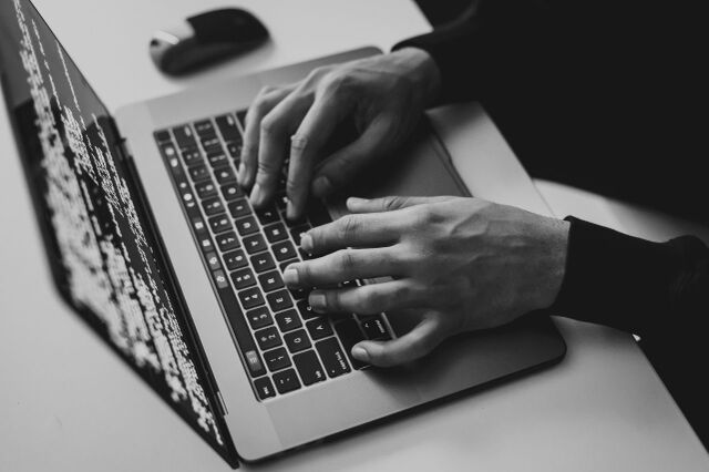 Le projet de loi de programmation militaire en matière de cyberdéfense